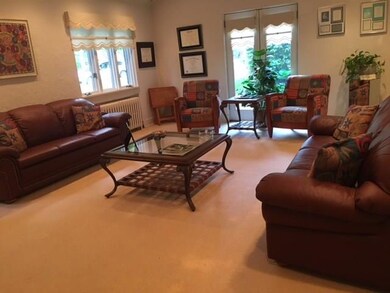 Living room plus