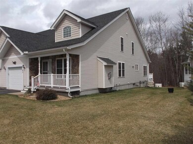 43 Arbor Cir unit 43, Litchfield, NH 03052 - photo 2