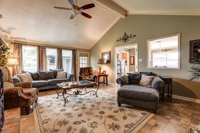 207 Decatur Ln-7