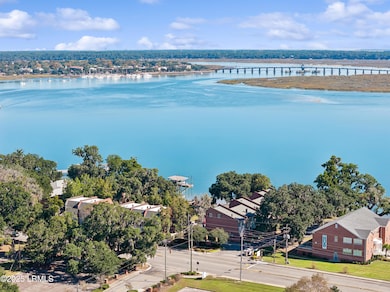 895 Ribaut Rd unit 2, Beaufort, SC 29902 - photo 2