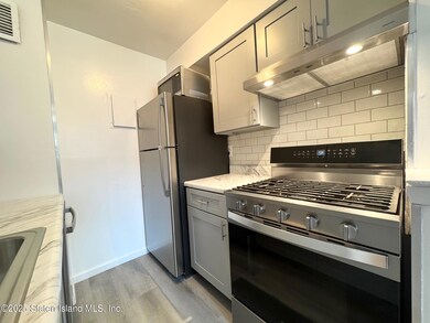 390 Maryland Ave unit 2C, Staten Island, NY 10305 - photo 6