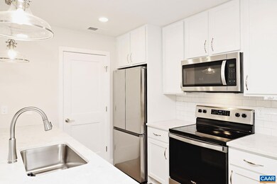 5057 Mary Jackson Ct unit B, Lake Monticello, VA 22902 - photo 6