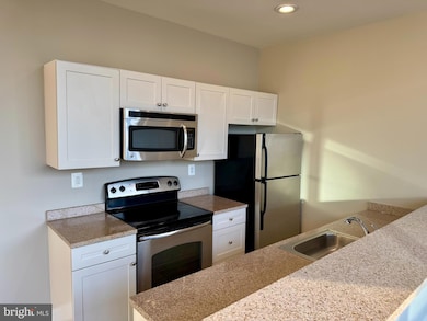 2040 Market St unit 219, Philadelphia, PA 19103 - photo 5