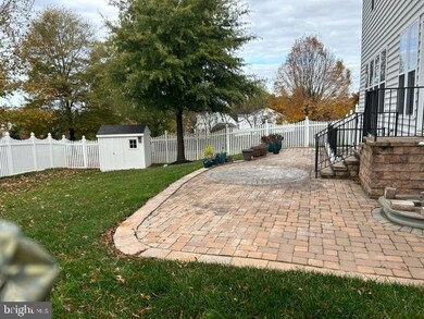 25563 Taylor Crescent Dr, Chantilly, VA 20152 - photo 3