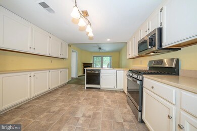 102 Beacon Square unit 12, Chesterbrook, PA 19087 - photo 6