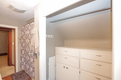 1921 3rd St SW, Cedar Rapids, IA 52404 - photo 3