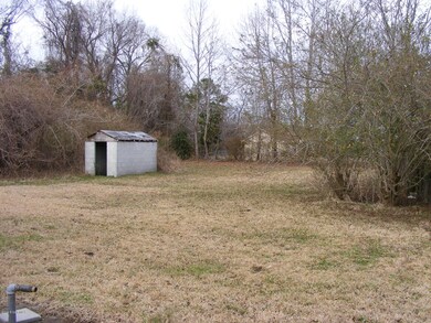 807 Country Club Rd, Jacksonville, NC 28546 - photo 3