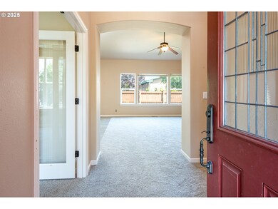 370 Camrin Loop, Creswell, OR 97426 - photo 3