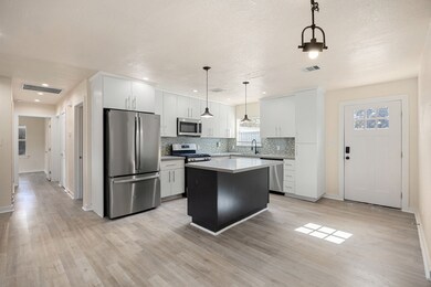 6122 Beldart St, Houston, TX 77033 - photo 6