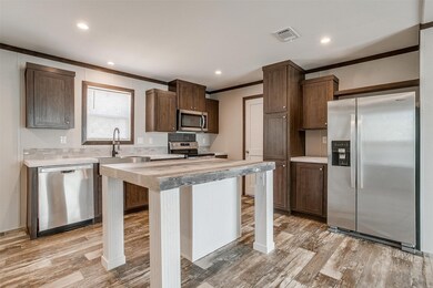 417 Lois Cir, Weatherford, TX 76049 - photo 4