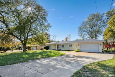 4132 Rodeo Rd, Davenport, IA 52806 - photo 2