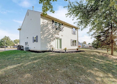 10832 Deep Creek Ct, Fort Wayne, IN 46804 - photo 3