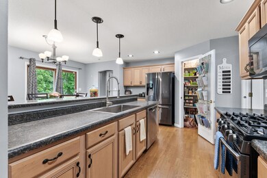 13-web-or-mls-3003-linden-way