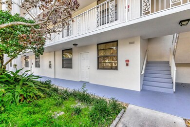 3630 Whitehall Dr unit 1050, West Palm Beach, FL 33401 - photo 3