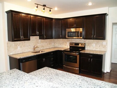 820 Maple St, Bethlehem, PA 18018 - photo 2