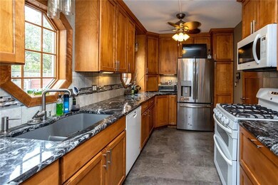 1329 48th St, Des Moines, IA 50311 - photo 7