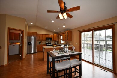 1011 W 2nd St, Zumbrota, MN 55992 - photo 4