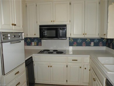 Kitchen Has Lots of Cabinets!