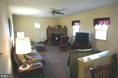 13174 Edgemont Rd, Smithsburg, MD 21783 - photo 5