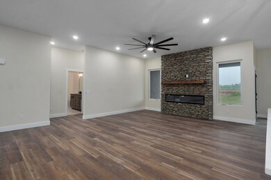 1825 E Cobblestone Dr-14