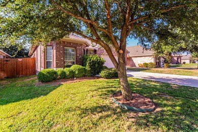 845 Jodie Dr, Weatherford, TX 76087 - photo 2