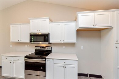 1924 Shady Grove Rd SW, Cedar Rapids, IA 52404 - photo 6