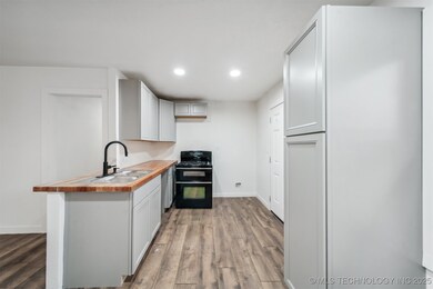 1300 NE 4th St, Pryor, OK 74361 - photo 6