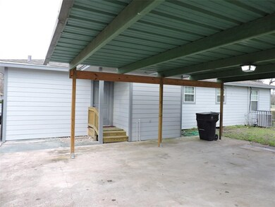 2001 Ellington St, Houston, TX 77088 - photo 2