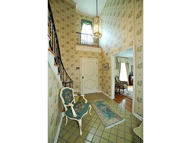 Entry/Foyer.