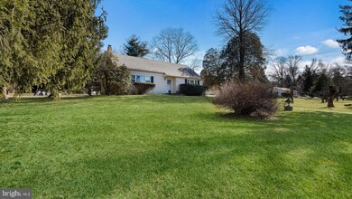 449 Thornton Rd, Cheyney, PA 19319 - photo 4