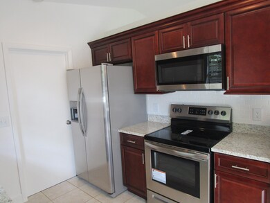 1536 SW Bermel Ave 015