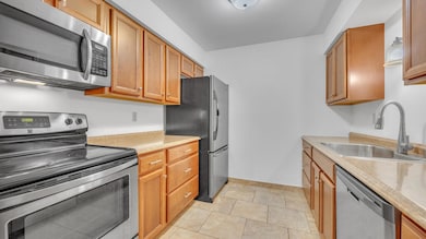 615 Michigan Ave, Sheboygan, WI 53081 - photo 3