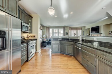 1250 Dockside Cir, Baltimore, MD 21224 - photo 4