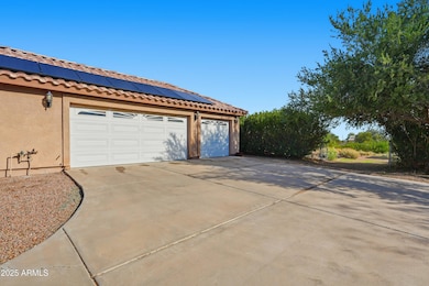 9777 N Chemehlevi Dr, Casa Grande, AZ 85122 - photo 4