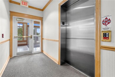 14100 Pinnacle Pointe Dr unit 102, Clive, IA 50325 - photo 3