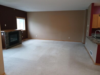660 Kingfisher Ln unit C, Woodbury, MN 55125 - photo 3