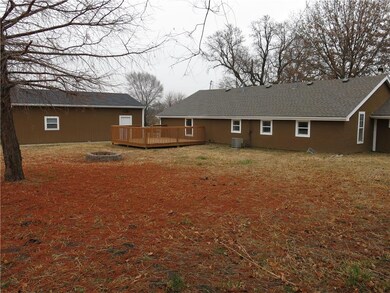 1512 N Kurzweil Rd, Raymore, MO 64083 - photo 5