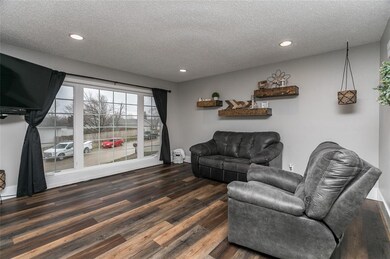 4824 Concord Ln NW, Cedar Rapids, IA 52405 - photo 4