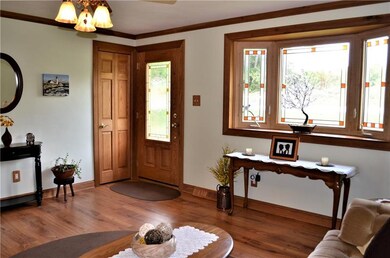 Custom molding and oak trim, bay window