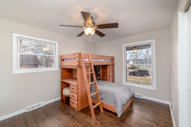 29W376 Wagner Rd, Naperville, IL 60564 - photo 2