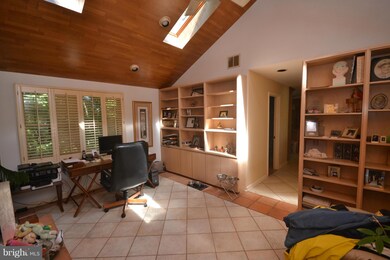 12045 Gores Mill Rd, Reisterstown, MD 21136 - photo 3