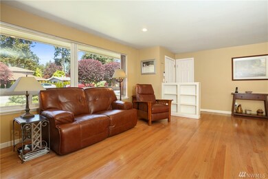 8514 Holly Ln, Edmonds, WA 98026 - photo 2