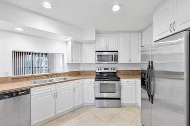 1500 Jefferson Dr unit 1500E, Homestead, FL 33034 - photo 2