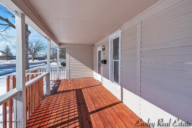 517 Howard St, Lowell, MI 49331 - photo 5