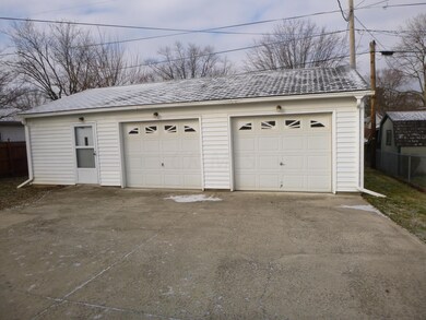 Detached Heated Garage