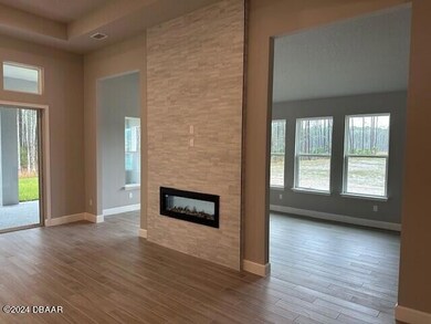 424 Stirling Bridge fireplace