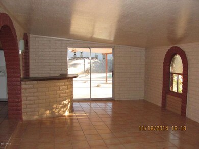 FAMILY ROOM WITH CUSTOM BAR!!