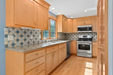 208 Cross St, Winchester, MA 01890 - photo 4
