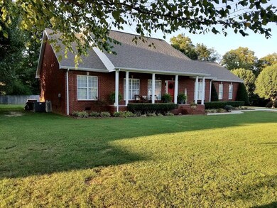 161 N Steeplechase Dr, McMinnville, TN 37110 - photo 2