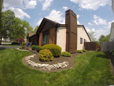 7620 Pickett Ln unit 8, Columbus, OH 43235 - photo 2